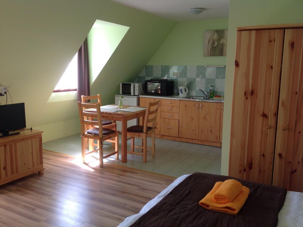 Apartment Villa Attila Hévíz Quarto foto